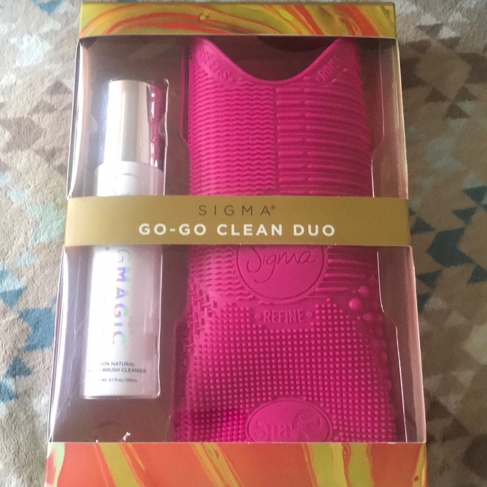 Make up brush cleaner set